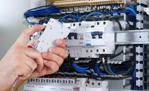 電氣系統(tǒng)中分閘不跳跳總閘的原因與解決方法